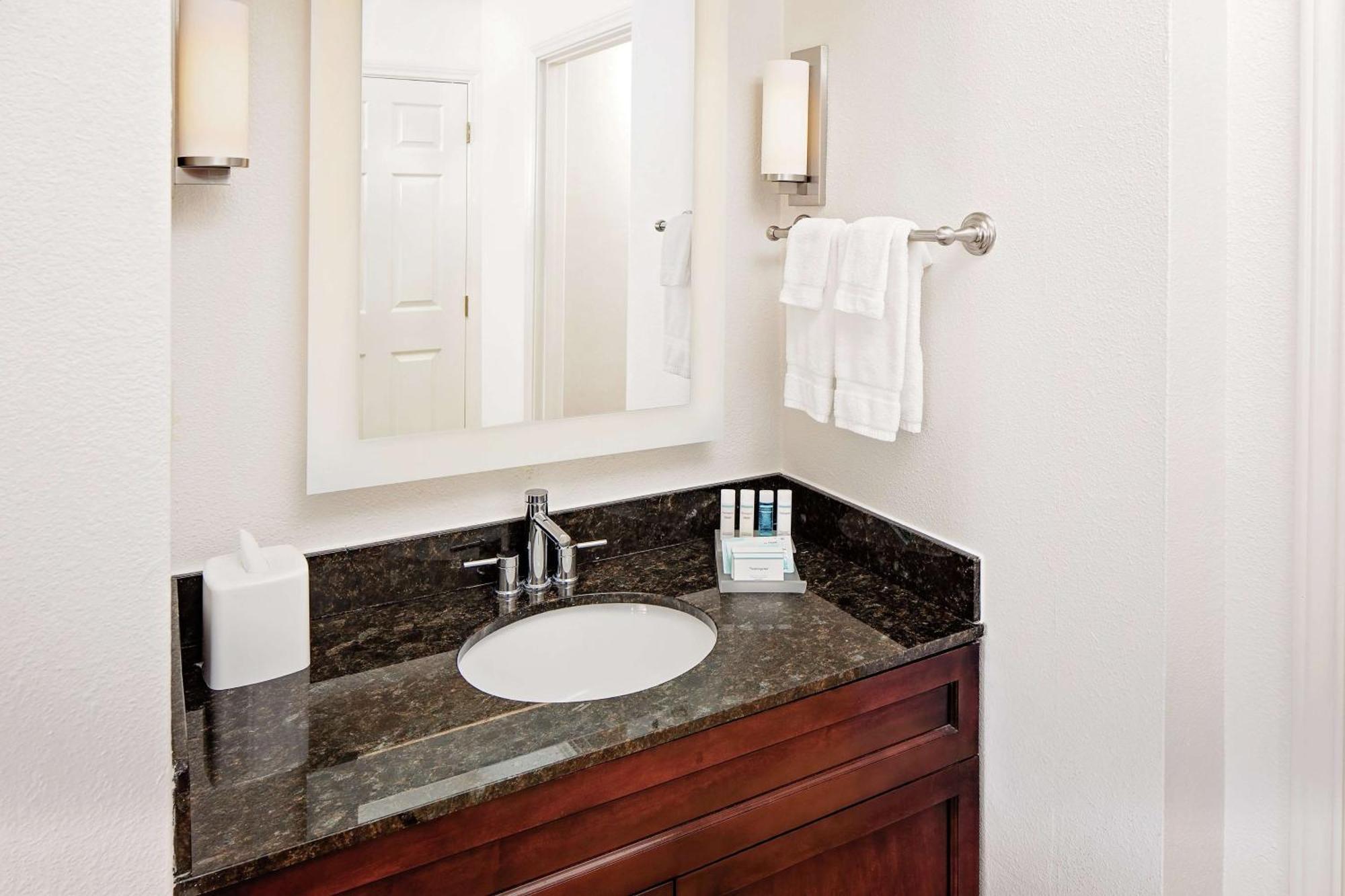 Homewood Suites By Hilton Dallas Market Center Ngoại thất bức ảnh